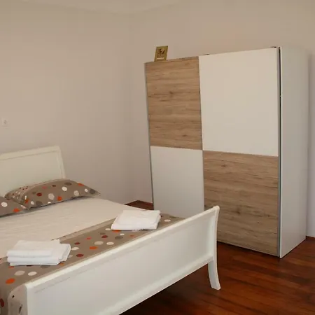 Azur Bacvice Apartman