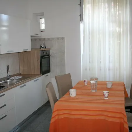 Azur Bačvice *