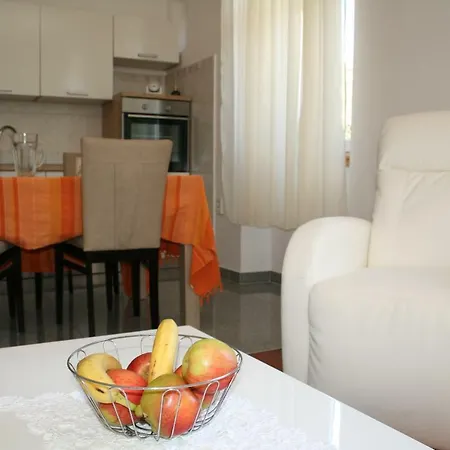 Azur Bacvice Apartment Split